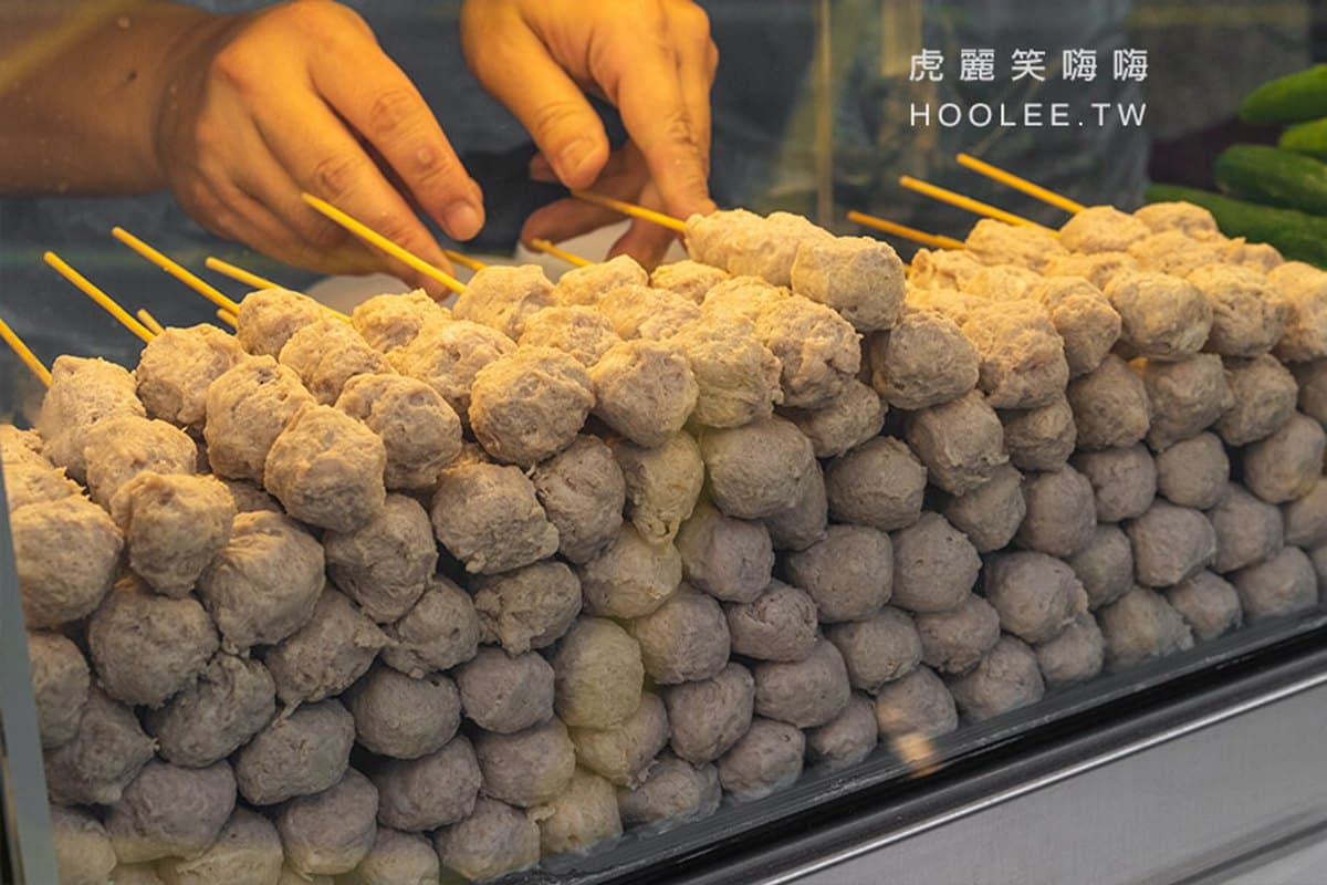 老闆親赴泰國學習!每日限量「泰式烤丸子」現烤超多汁,沾滿特調辣醬會上癮 老闆親赴泰國學習!每日限量「泰式烤丸子」現烤超多汁,沾滿特調辣醬會上癮
