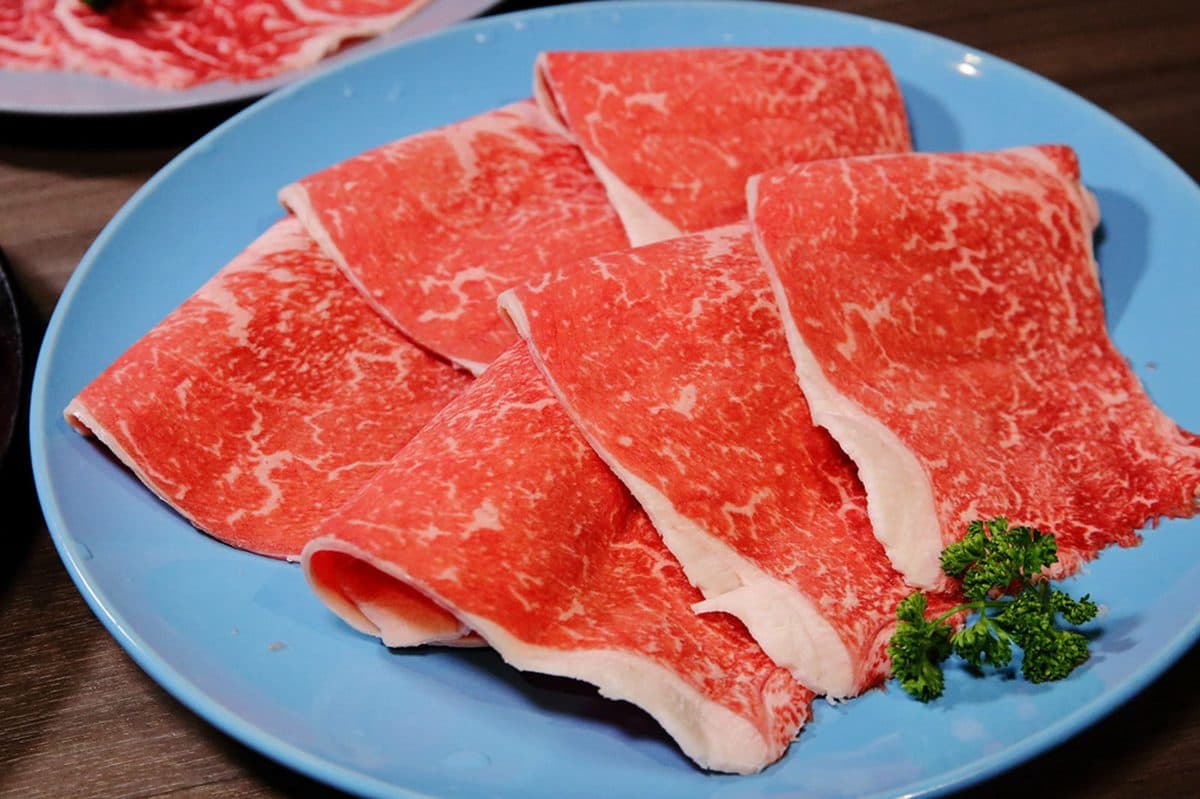 全台首家瀑布起司牛奶鍋!超狂現切起司+整罐萬丹鮮乳,788元和牛吃到飽 全台首家瀑布起司牛奶鍋!超狂現切起司+整罐萬丹鮮乳,788元和牛吃到飽