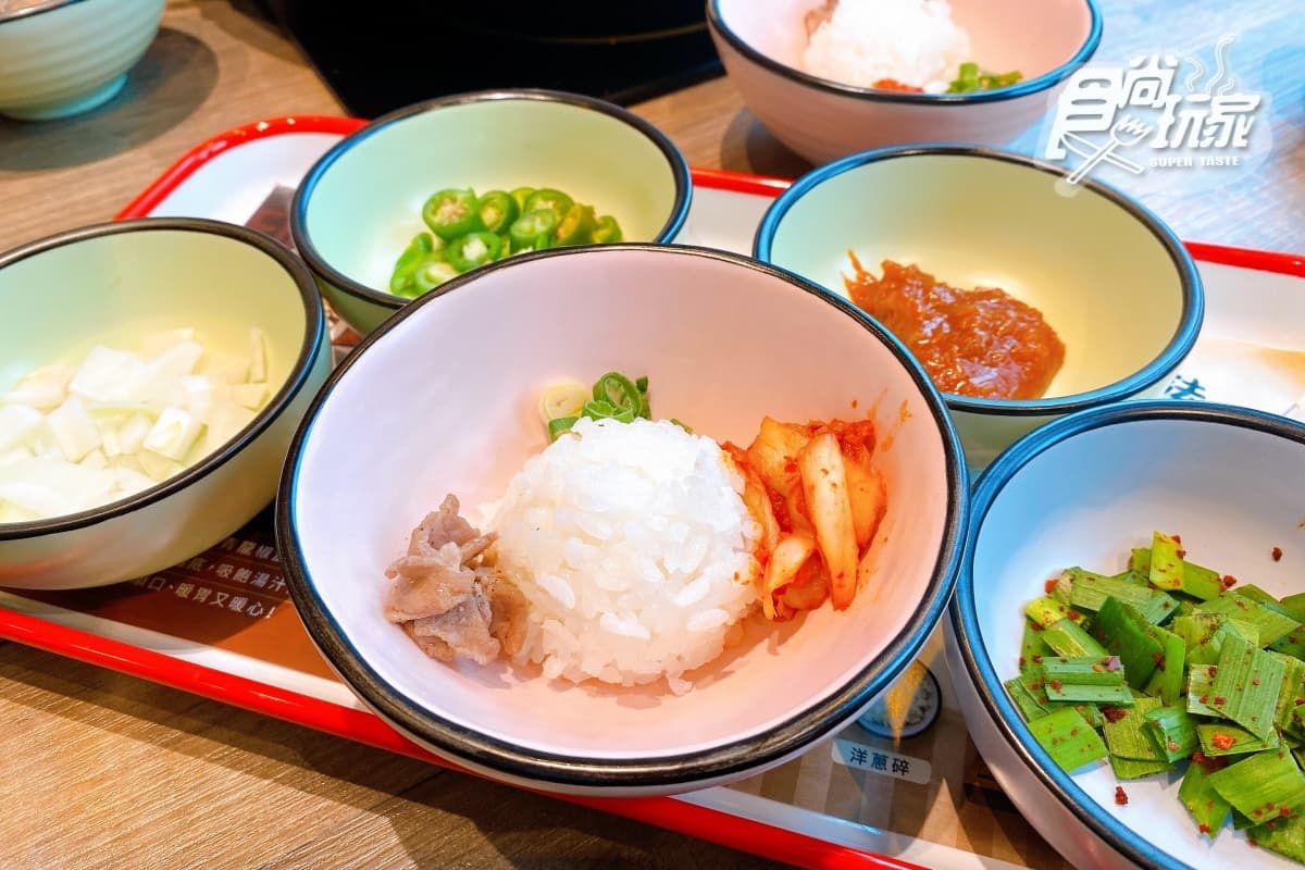 名字有「ㄓㄨ或ㄒㄩㄥˊ」1元爽吃梅花豬!肉控必點爆量豬五花鍋、豬肉湯飯 名字有「ㄓㄨ或ㄒㄩㄥˊ」1元爽吃梅花豬!肉控必點爆量豬五花鍋、豬肉湯飯