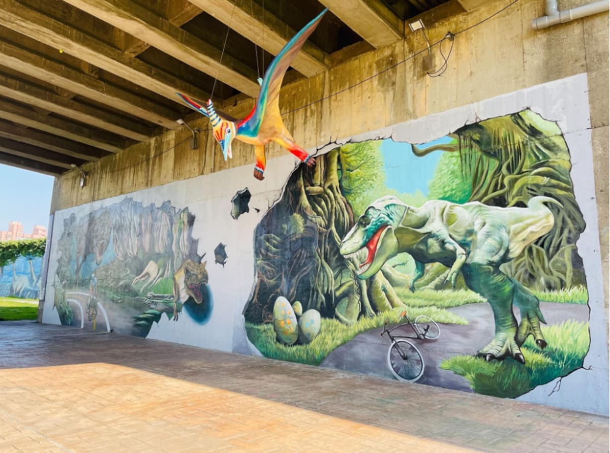 隱藏版侏羅紀公園!打卡3D彩繪牆、超Q粉紅小暴龍,還有摩登原始車可搭 隱藏版侏羅紀公園!打卡3D彩繪牆、超Q粉紅小暴龍,還有摩登原始車可搭