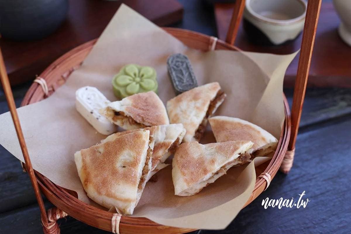 【新開店】全台唯一「湖怪紅龜粿」!秒殺甜點預約才吃得到,美拍日月潭咖啡屋 【新開店】全台唯一「湖怪紅龜粿」!秒殺甜點預約才吃得到,美拍日月潭咖啡屋