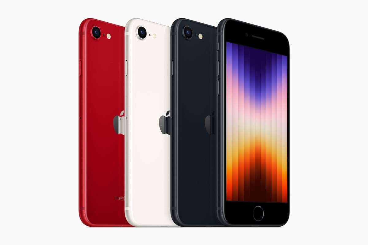 iPhone 13松嶺青色、綠色新亮相!3/11開始預購,支援5G平價版也有3色可選 iPhone 13松嶺青色、綠色新亮相!3/11開始預購,支援5G平價版也有3色可選