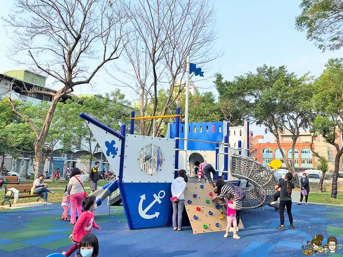 玩膩一般公園?搭捷運玩高雄4座「主題遊戲場」,蛋型滑梯、彩色山丘超有哏 玩膩一般公園?搭捷運玩高雄4座「主題遊戲場」,蛋型滑梯、彩色山丘超有哏