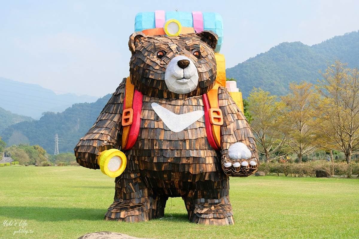 超巨大黑熊、獨角獸出沒!戶外園區「紫藤花城堡」太好拍,還能免費吃鳳梨酥 超巨大黑熊、獨角獸出沒!戶外園區「紫藤花城堡」太好拍,還能免費吃鳳梨酥