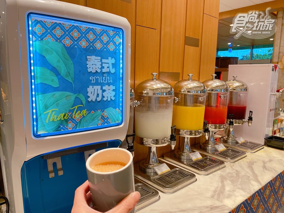 秒飛曼谷!泰式吃到飽爽嗑百道菜,還有「旋轉下午茶」吃芒果飯、泰奶馬卡龍 秒飛曼谷!泰式吃到飽爽嗑百道菜,還有「旋轉下午茶」吃芒果飯、泰奶馬卡龍