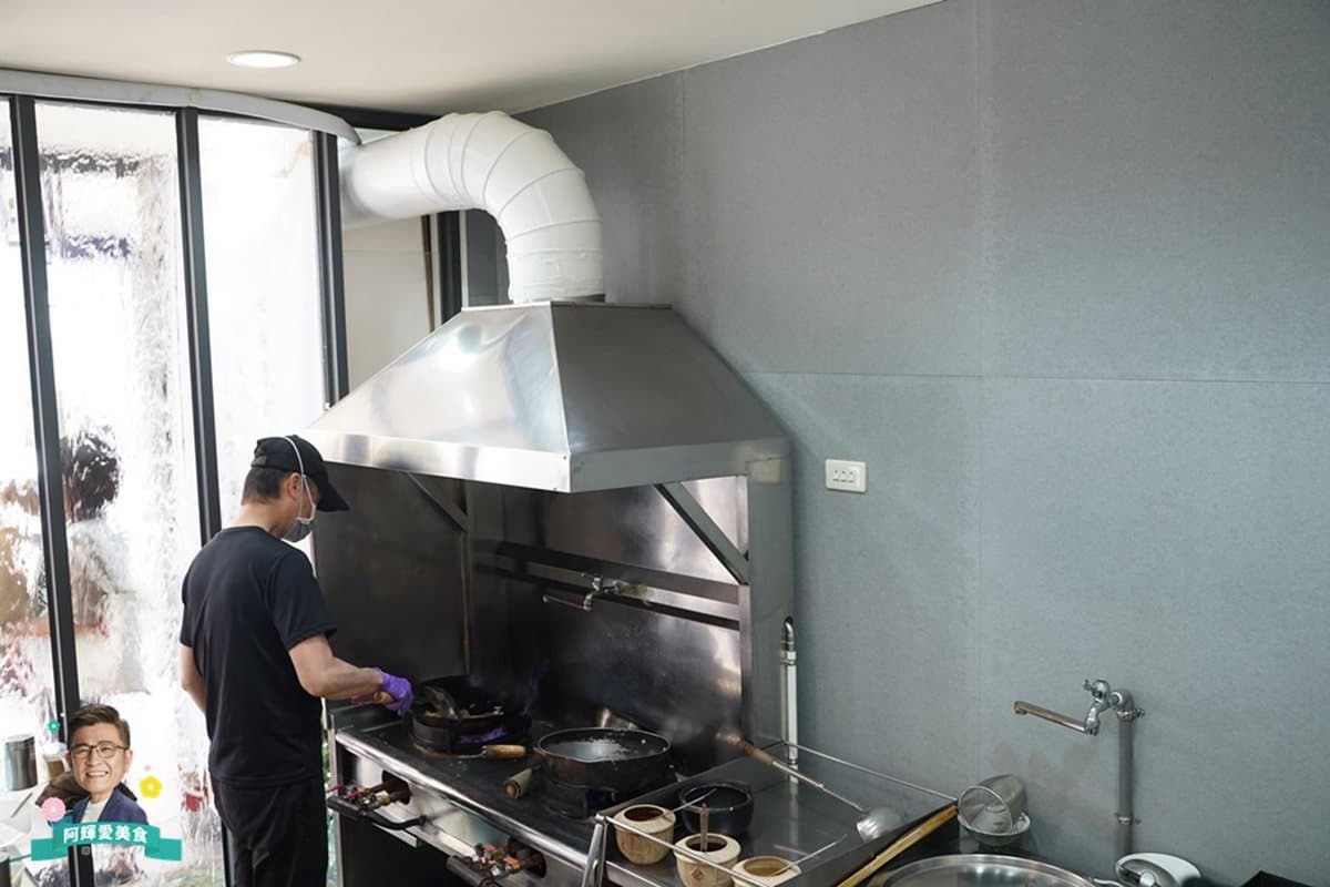 滿到蓋不上!5家爆量系炒飯:鋪滿30隻白蝦、碗公炒飯最低55元、超狂燒肉山 滿到蓋不上!5家爆量系炒飯:鋪滿30隻白蝦、碗公炒飯最低55元、超狂燒肉山