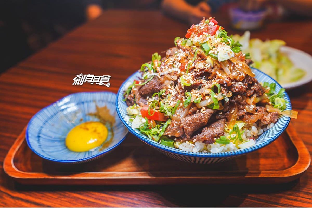 滿到蓋不上!5家爆量系炒飯:鋪滿30隻白蝦、碗公炒飯最低55元、超狂燒肉山 滿到蓋不上!5家爆量系炒飯:鋪滿30隻白蝦、碗公炒飯最低55元、超狂燒肉山