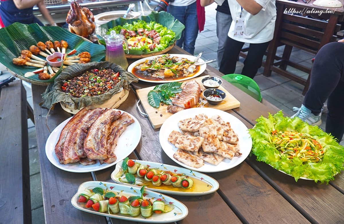 先搶訂整隻桶窯雞!超狂「無菜單料理」1人僅350元,再爽嗑甘蔗蝦、石板烤肉 先搶訂整隻桶窯雞!超狂「無菜單料理」1人僅350元,再爽嗑甘蔗蝦、石板烤肉