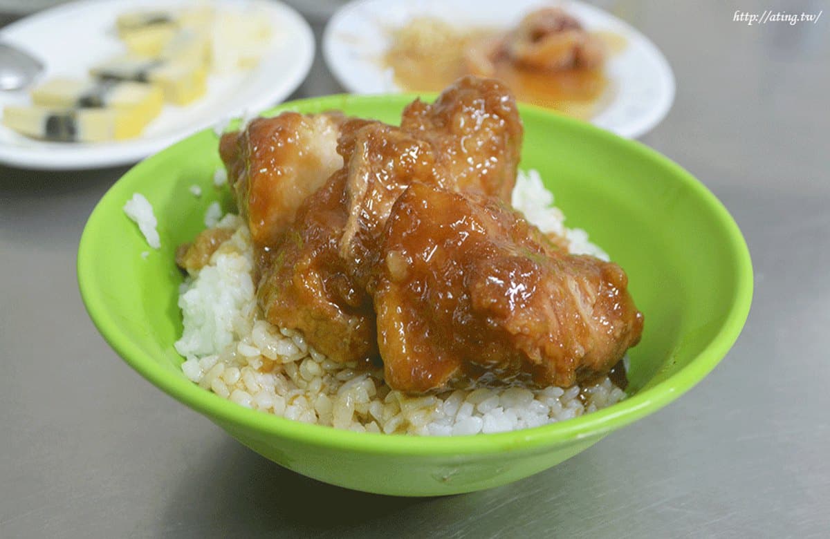 拜完順路吃!北港美食一條街7家古早味:遊子回鄉飯、銅板煎盤粿、假魚肚羹 拜完順路吃!北港美食一條街7家古早味:遊子回鄉飯、銅板煎盤粿、假魚肚羹