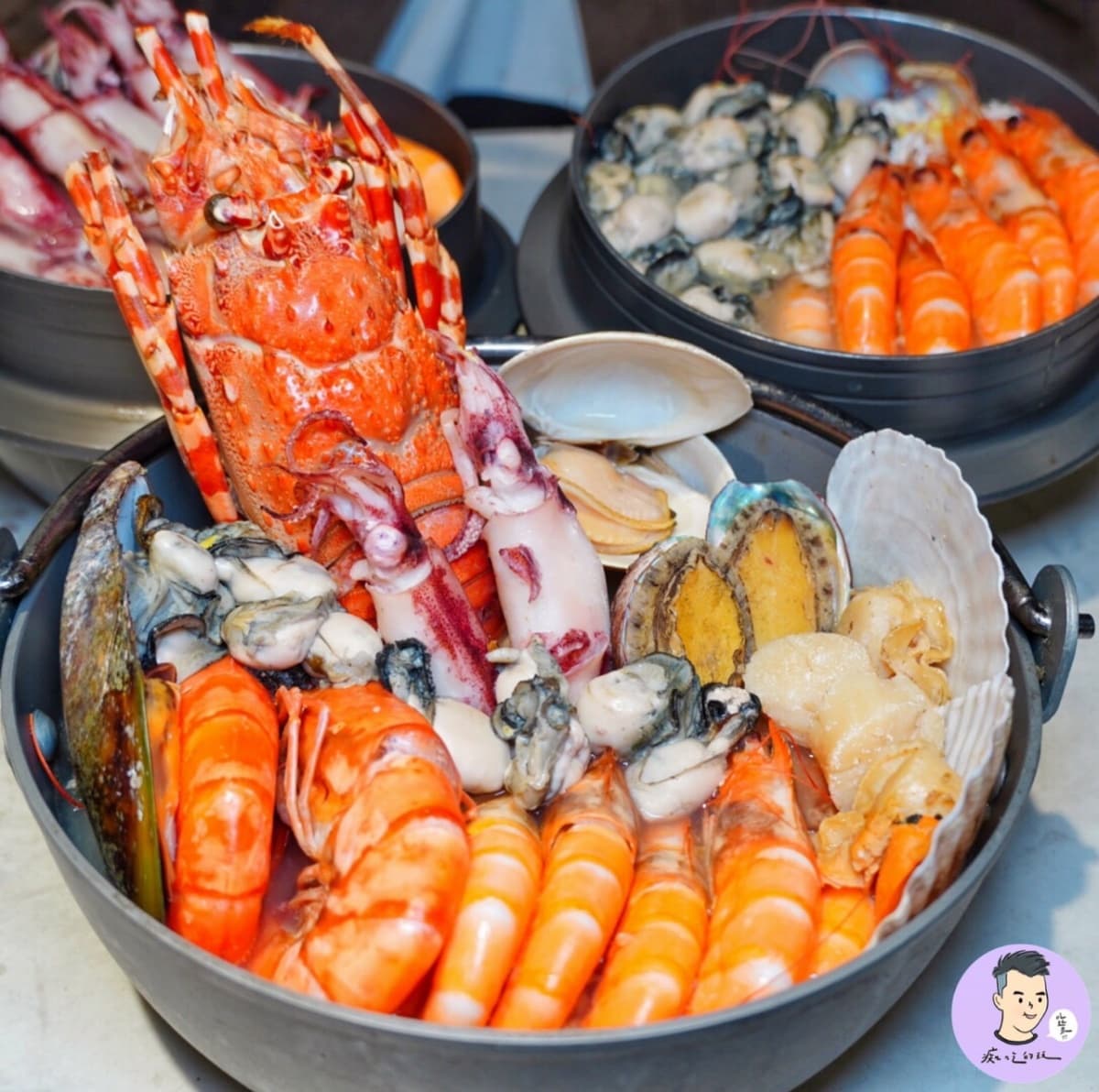 1碗吃得到9種海鮮!超浮誇鍋燒麵塞滿龍蝦、鮑魚,暴量蚵仔麵痛風也要吃 1碗吃得到9種海鮮!超浮誇鍋燒麵塞滿龍蝦、鮑魚,暴量蚵仔麵痛風也要吃