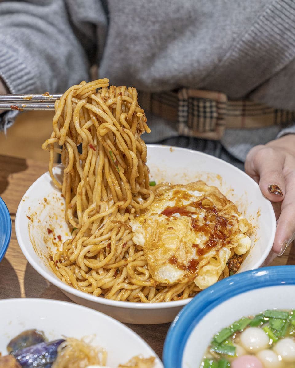 沒吃不算來過宜蘭!外酥裡嫩豬排飯+半熟炸蛋太邪惡,鹹香雞魯飯愈吃愈唰嘴 沒吃不算來過宜蘭!外酥裡嫩豬排飯+半熟炸蛋太邪惡,鹹香雞魯飯愈吃愈唰嘴