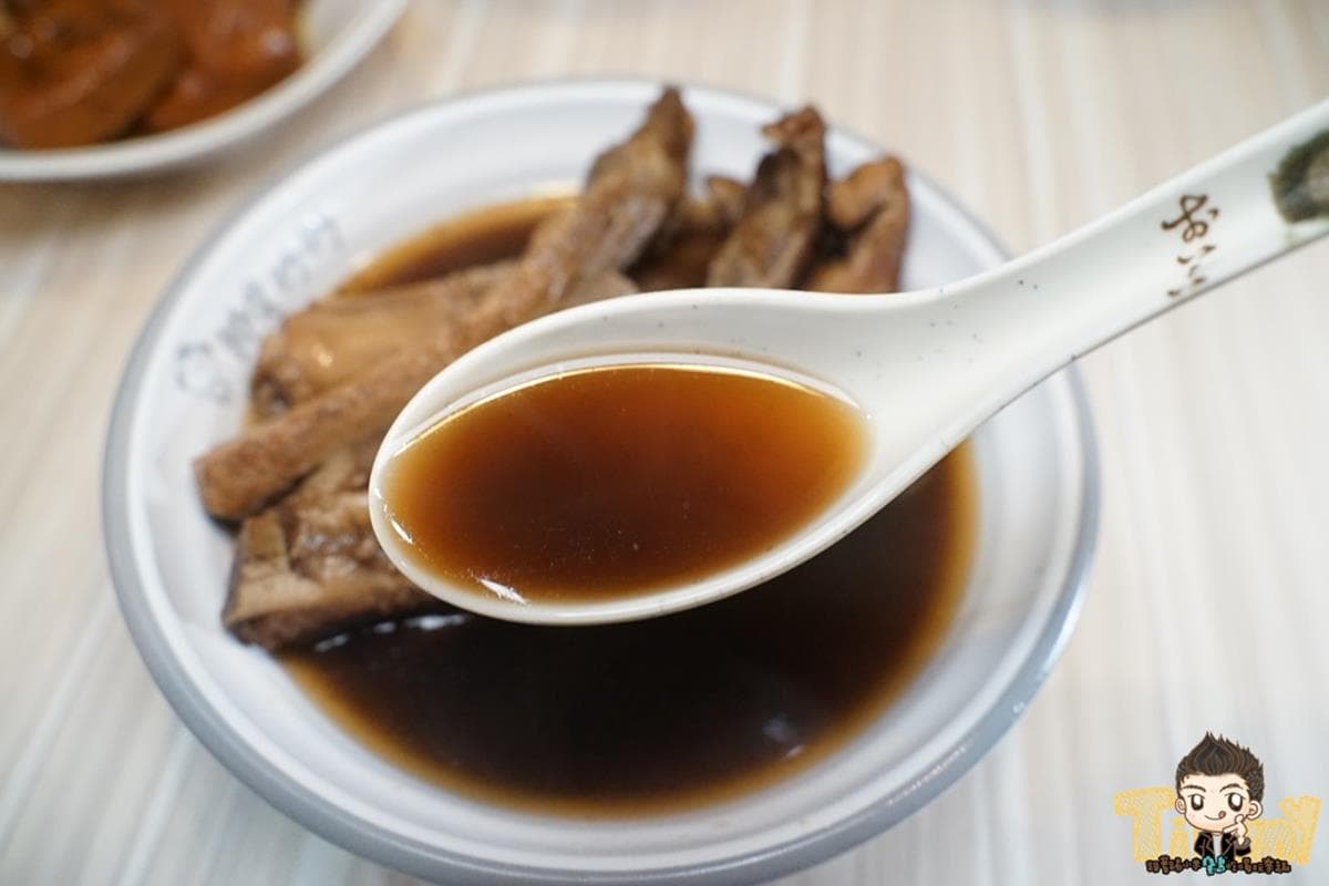 日賣300碗!人氣「藥燉排骨」熬煮8小時超順口,限量人蔘雞湯爽嗑大雞腿 日賣300碗!人氣「藥燉排骨」熬煮8小時超順口,限量人蔘雞湯爽嗑大雞腿