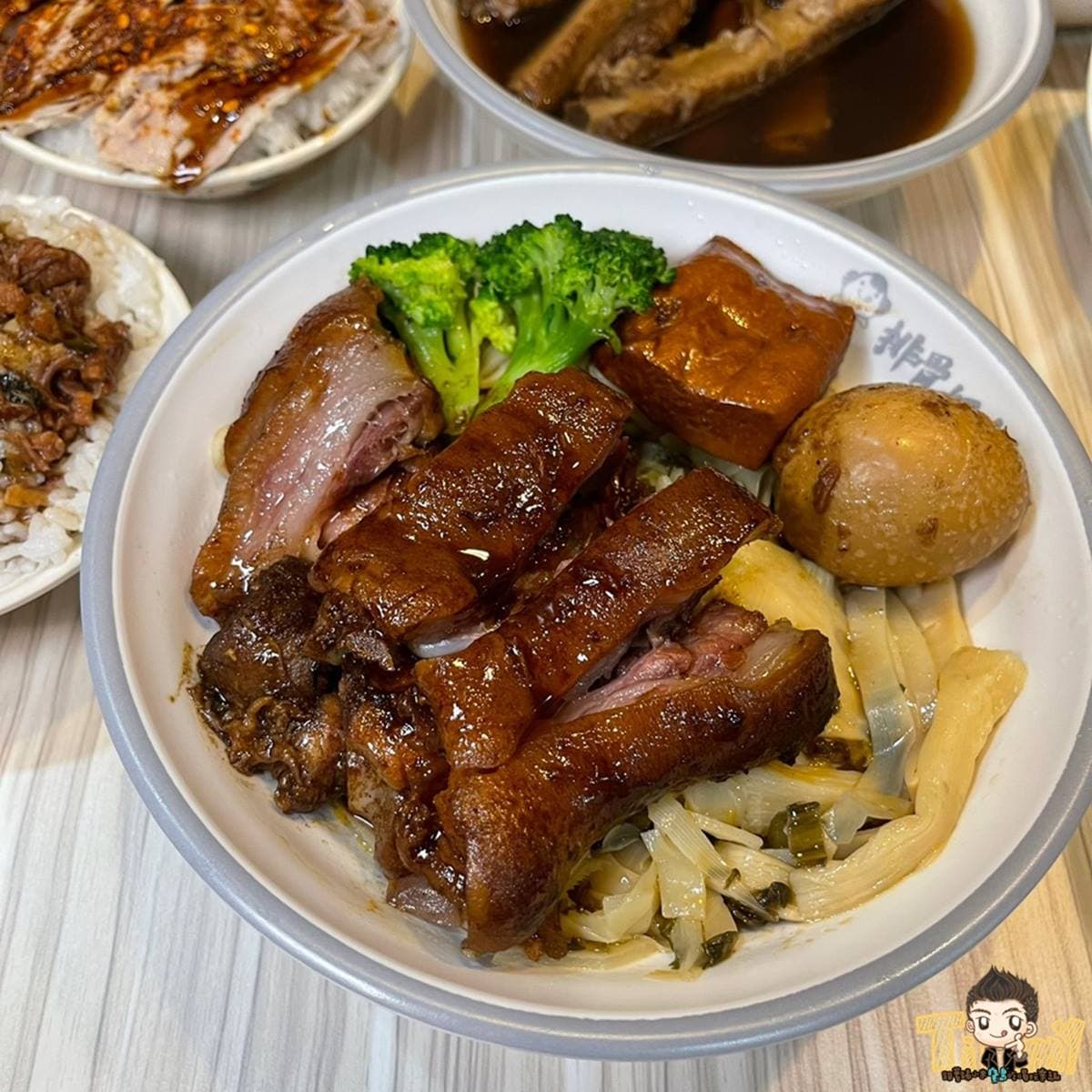 日賣300碗!人氣「藥燉排骨」熬煮8小時超順口,限量人蔘雞湯爽嗑大雞腿 日賣300碗!人氣「藥燉排骨」熬煮8小時超順口,限量人蔘雞湯爽嗑大雞腿