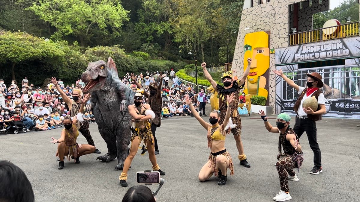 對身分證爽玩!連假8大樂園優惠:劍湖山中3碼99元、六福村這年齡免費 對身分證爽玩!連假8大樂園優惠:劍湖山中3碼99元、六福村這年齡免費
