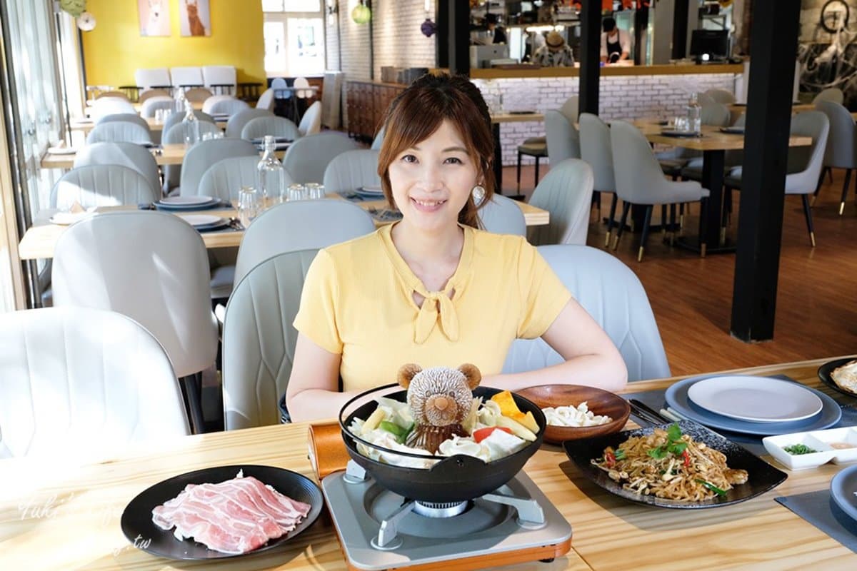 超Q草泥馬陪吃!陽明山「景觀餐廳」可餵食羊駝萌翻,打卡必點「熊熊火鍋」 超Q草泥馬陪吃!陽明山「景觀餐廳」可餵食羊駝萌翻,打卡必點「熊熊火鍋」
