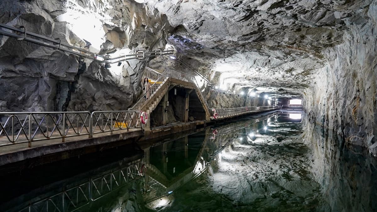 翟山坑道