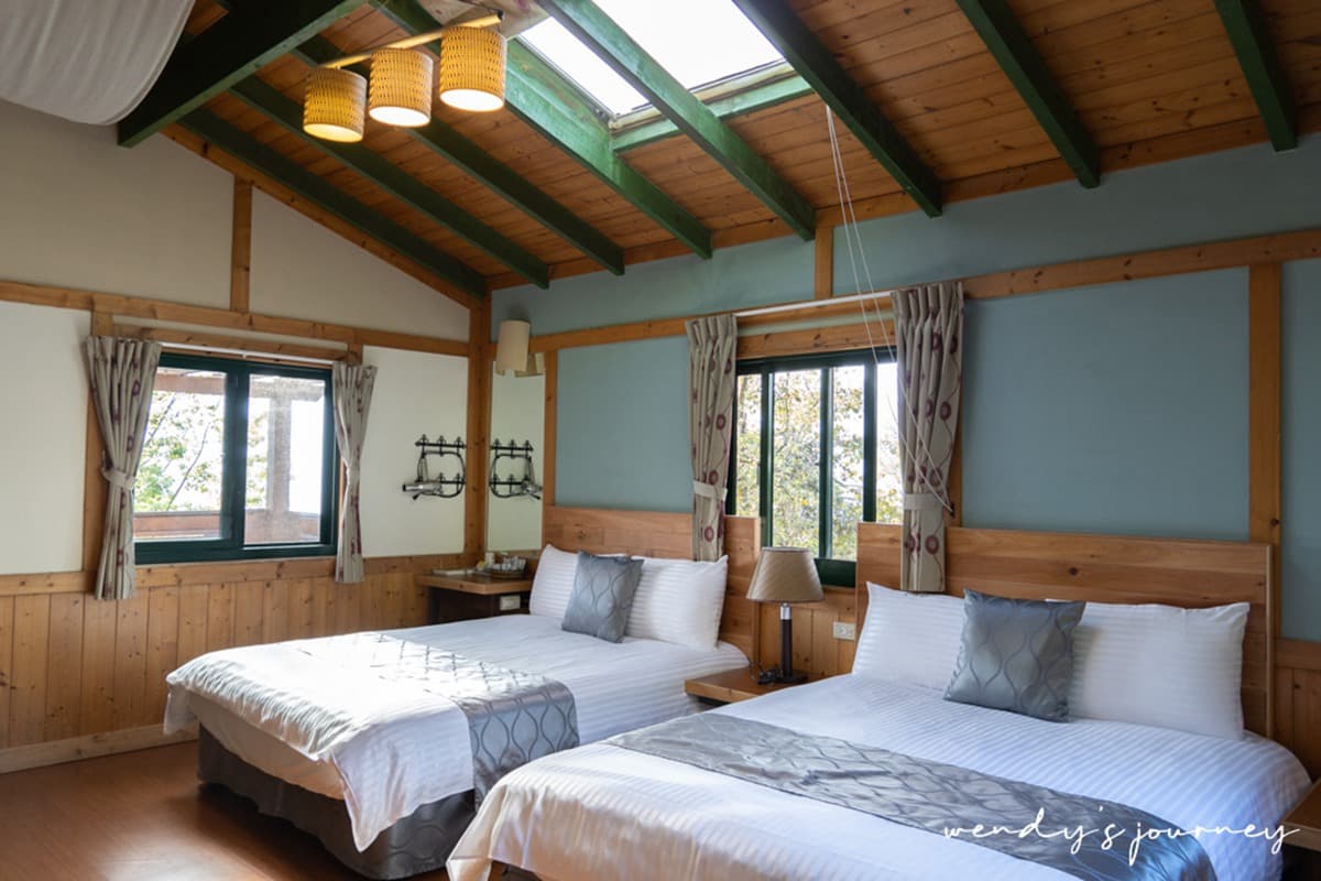 房內打卡無敵山景!「清境小木屋」先搶超大觀景窗雙人房,樓中樓躺床上觀星 房內打卡無敵山景!「清境小木屋」先搶超大觀景窗雙人房,樓中樓躺床上觀星