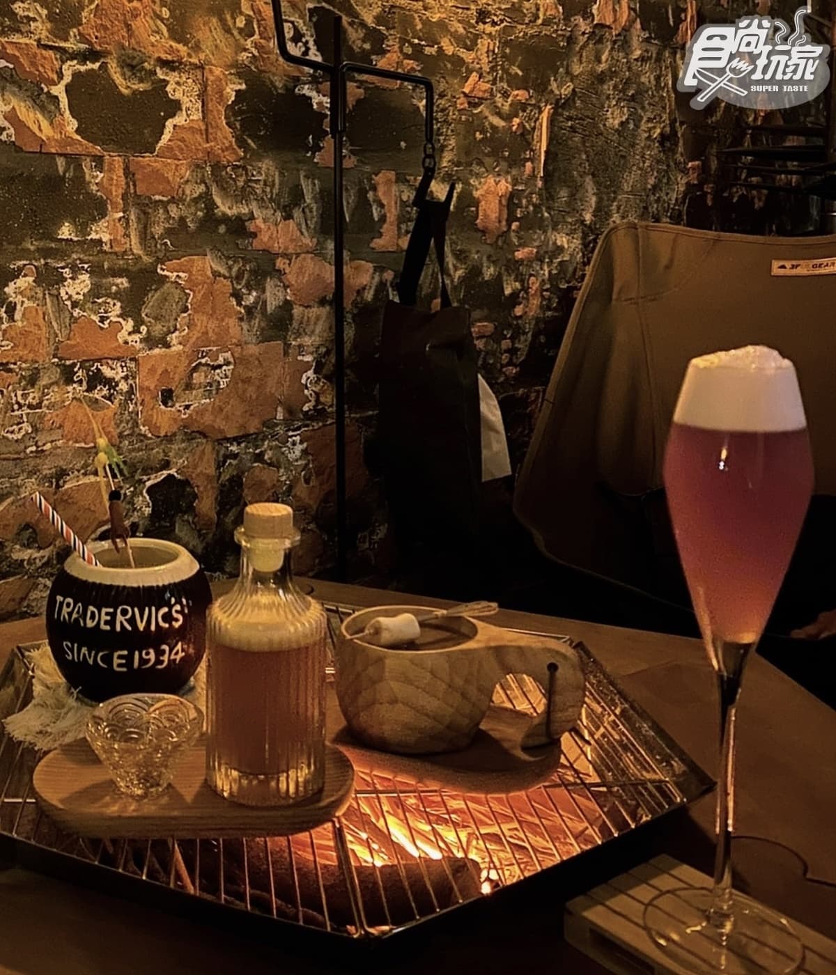 【新開店】北市就能露營!IG暴紅「營地酒吧」在夜市,必拍露營車+帳篷+營火 【新開店】北市就能露營!IG暴紅「營地酒吧」在夜市,必拍露營車+帳篷+營火