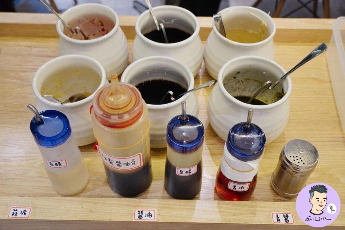 煎餃控搶吃!新莊超夯「酥脆煎餃」包入整隻鮮蝦,打卡必點5隻鮮蝦鍋燒麵 煎餃控搶吃!新莊超夯「酥脆煎餃」包入整隻鮮蝦,打卡必點5隻鮮蝦鍋燒麵