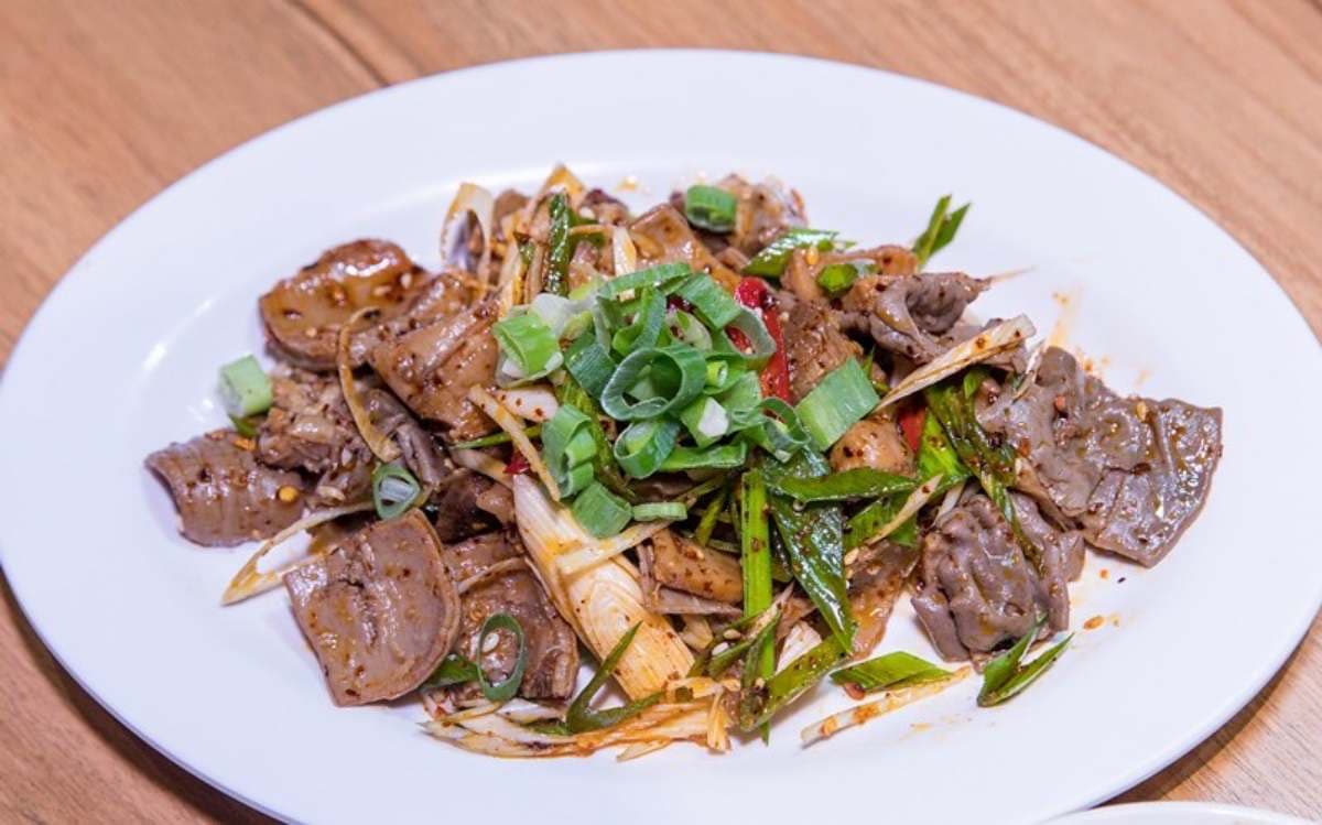 牛肉控必收!老饕最愛「半筋半肉麵」嗑厚切牛筋,特製牛筋醬拌飯一吃上癮 牛肉控必收!老饕最愛「半筋半肉麵」嗑厚切牛筋,特製牛筋醬拌飯一吃上癮