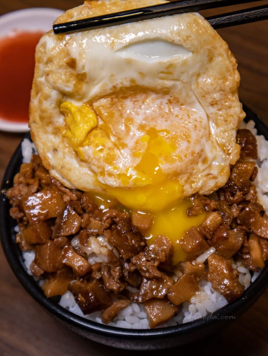 IG暴紅「麵線煎」在台中!「麻油麵線蛋餅」香酥脆,必沾東泉辣椒醬更夠味 IG暴紅「麵線煎」在台中!「麻油麵線蛋餅」香酥脆,必沾東泉辣椒醬更夠味
