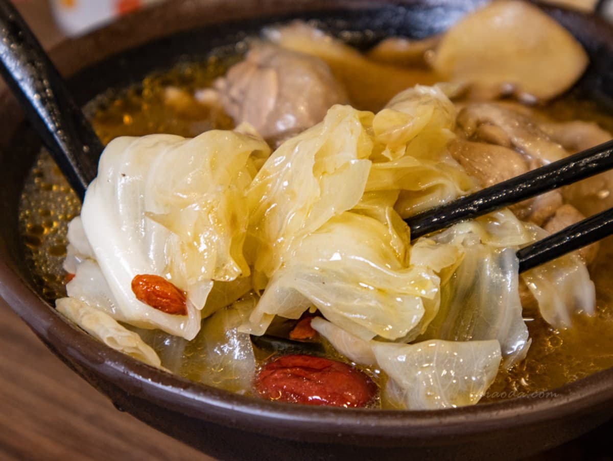 IG暴紅「麵線煎」在台中!「麻油麵線蛋餅」香酥脆,必沾東泉辣椒醬更夠味 IG暴紅「麵線煎」在台中!「麻油麵線蛋餅」香酥脆,必沾東泉辣椒醬更夠味