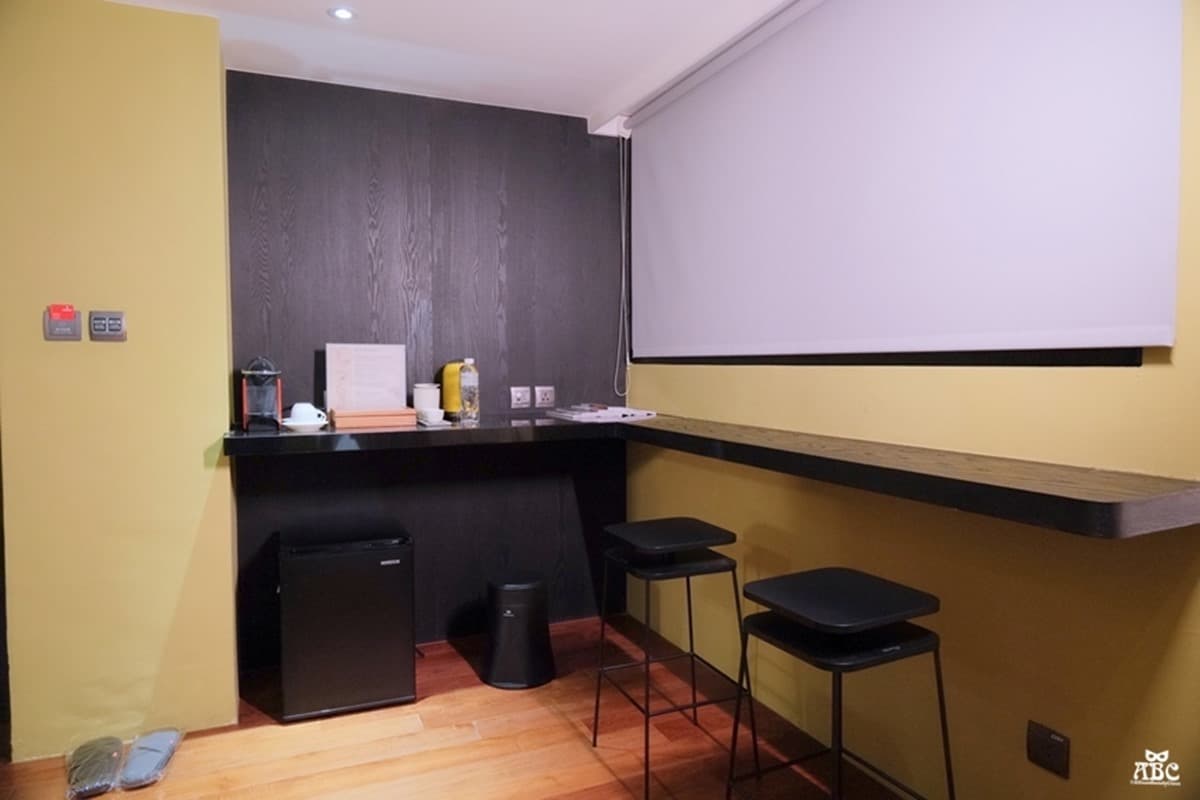 搶拍「巨型銀色溜滑梯」!網評4.2分旅店住到不想走,雙人房躺獨創客家花布床 搶拍「巨型銀色溜滑梯」!網評4.2分旅店住到不想走,雙人房躺獨創客家花布床