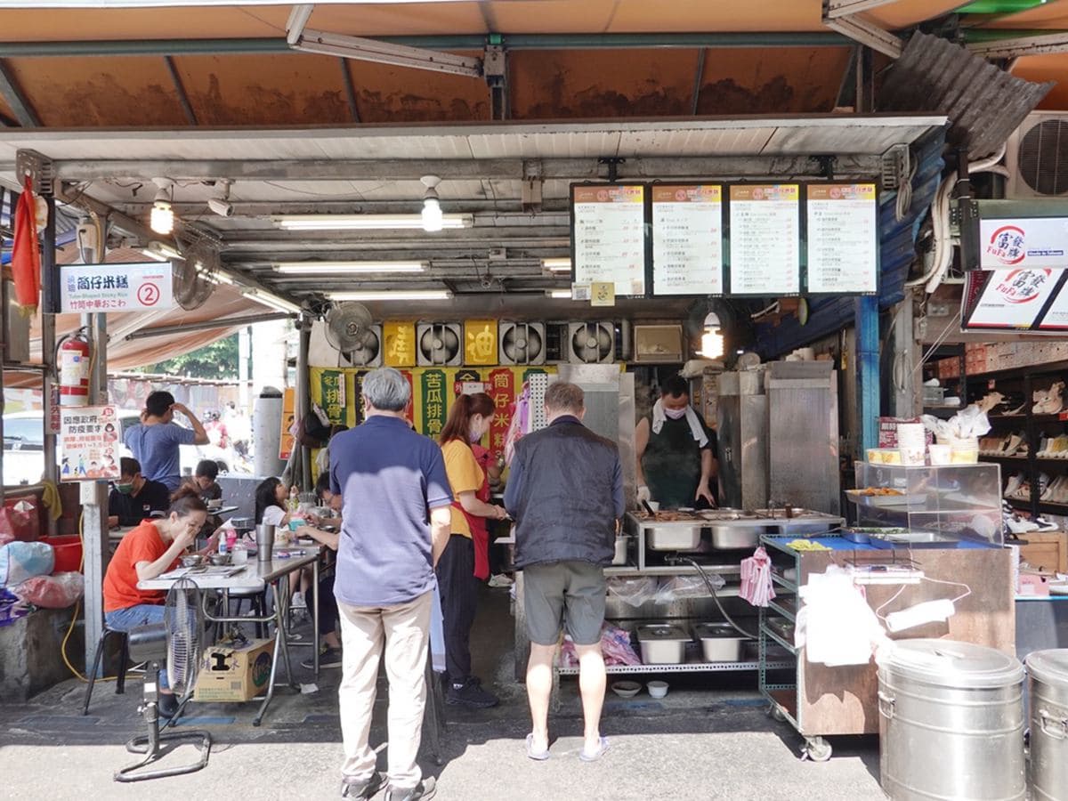南機場夜市門神!4.2星「筒仔米糕」網推不輸米其林,芋頭排骨酥湯入口即化 南機場夜市門神!4.2星「筒仔米糕」網推不輸米其林,芋頭排骨酥湯入口即化