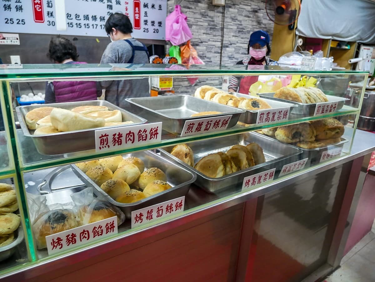 被放大燈照過嗎?木柵排隊「巨無霸餡餅」一咬會爆湯,蘿蔔絲餅足足11公分寬 被放大燈照過嗎?木柵排隊「巨無霸餡餅」一咬會爆湯,蘿蔔絲餅足足11公分寬