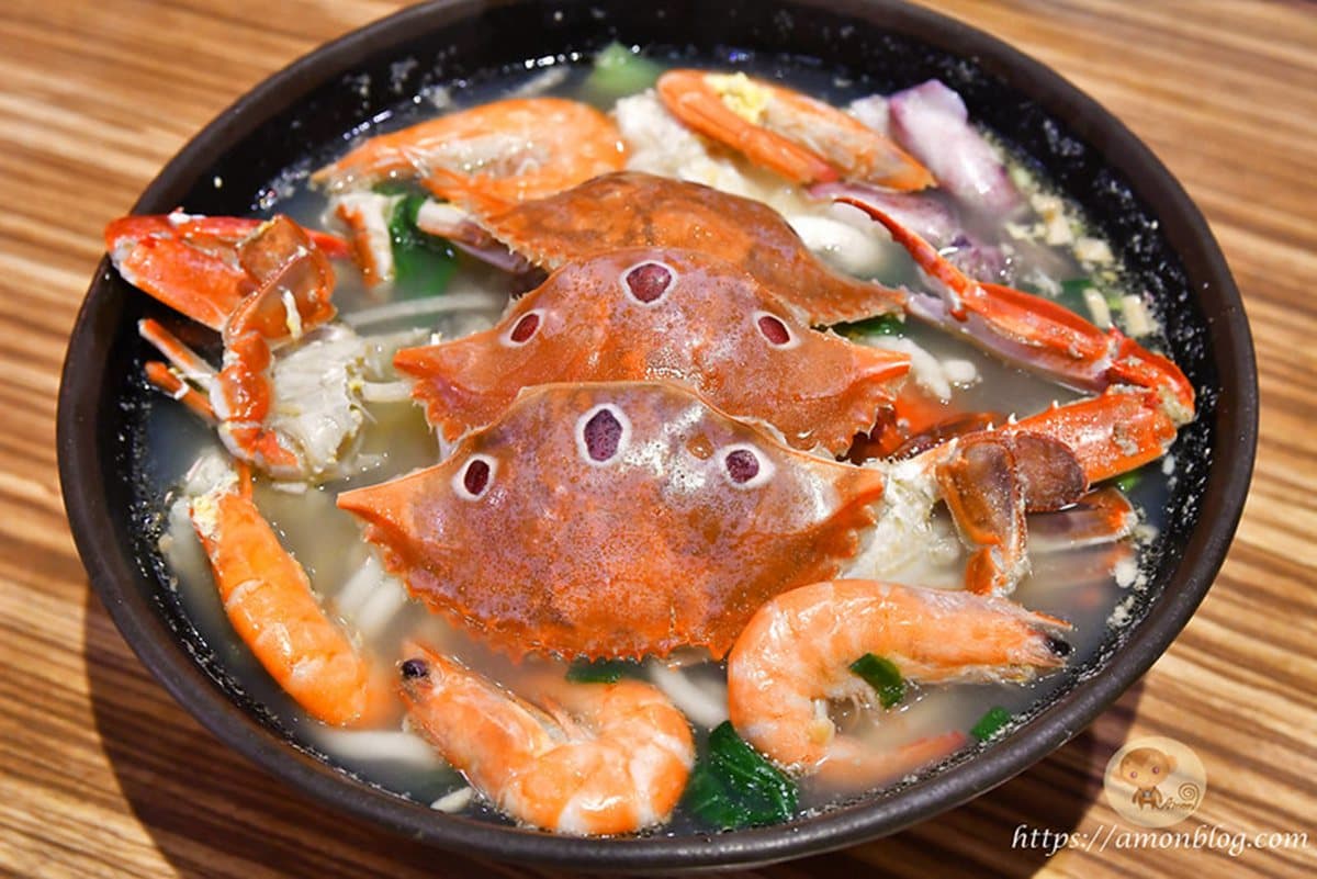 挑戰痛風極限!北中南6大浮誇海鮮料理:巨型蒸籠鍋、爆料丼飯、十全意麵 金山老街:必吃盛產地瓜、螃蟹|新北老街