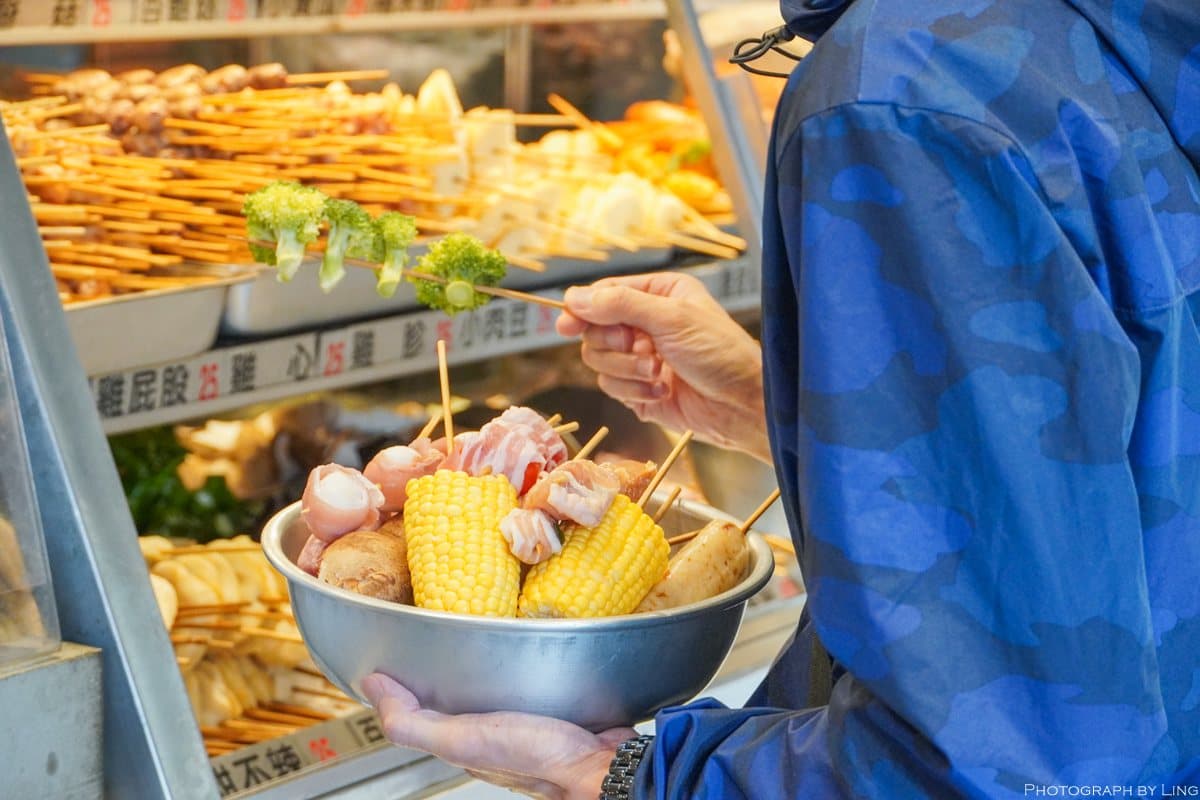 夾太少保證後悔!新莊超人氣串燒開店就排爆,「靈魂雙粉」加好加滿才內行 夾太少保證後悔!新莊超人氣串燒開店就排爆,「靈魂雙粉」加好加滿才內行