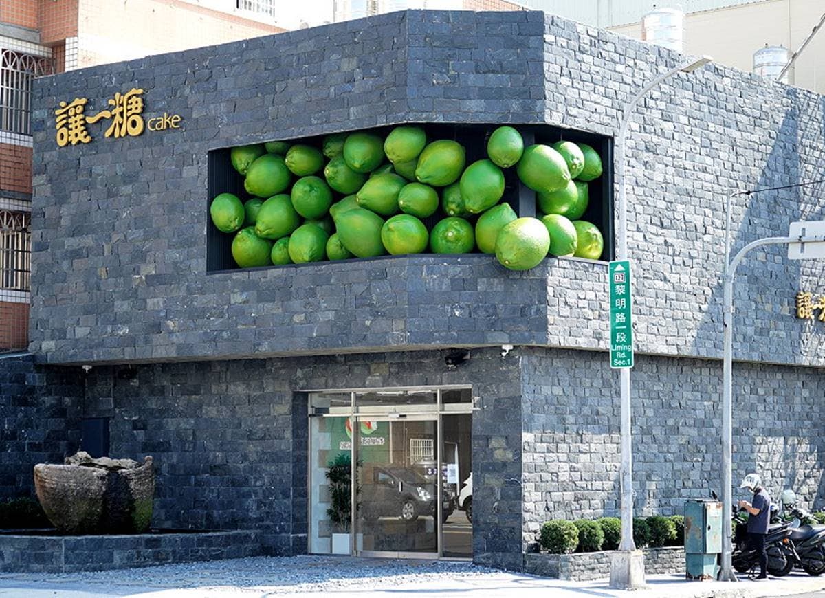 街頭驚見巨型檸檬山?「秒殺檸檬蛋糕」沒預訂買不到,軟綿蛋糕體一抿就化開 街頭驚見巨型檸檬山?「秒殺檸檬蛋糕」沒預訂買不到,軟綿蛋糕體一抿就化開