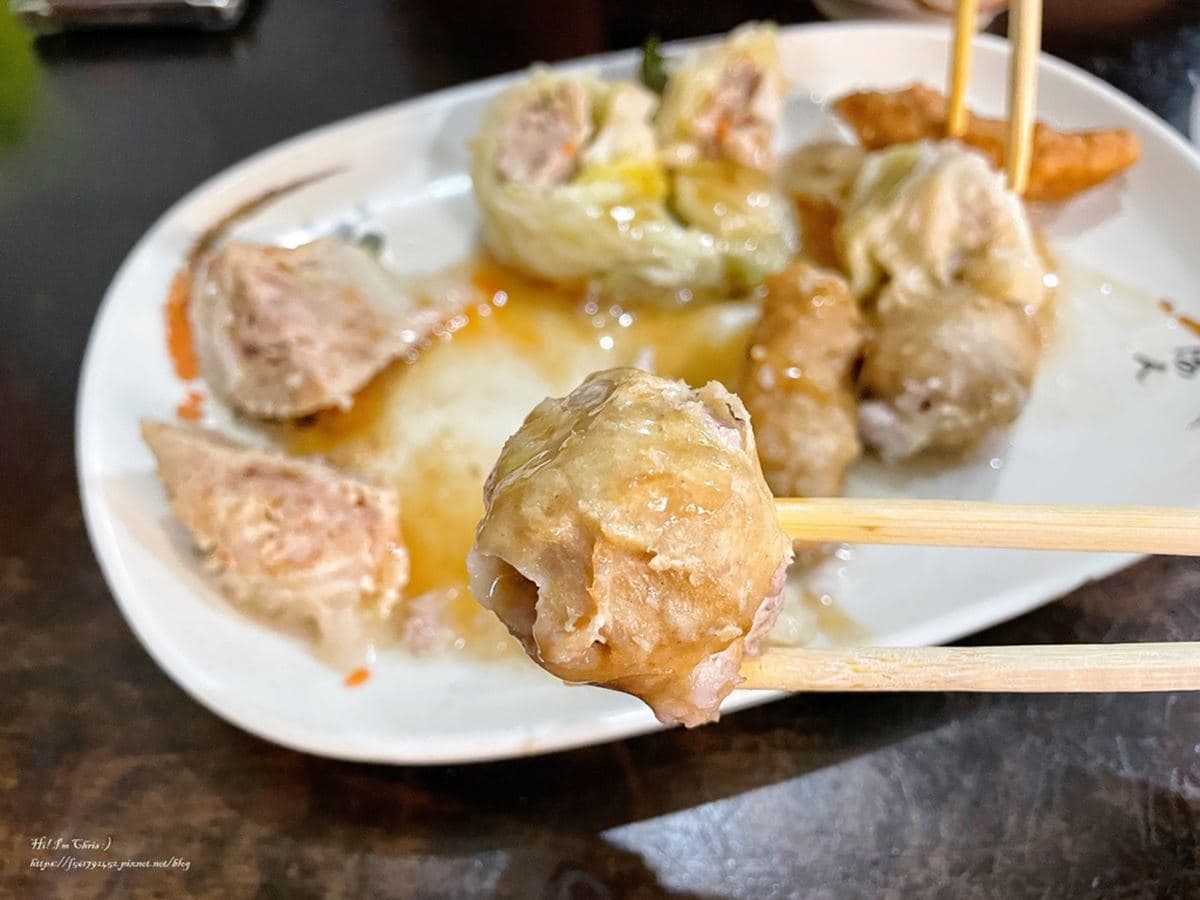 在地人必排宵夜!高雄「鐵皮屋黑輪」飄香45年,南部限定烤黑輪片外酥內軟 在地人必排宵夜!高雄「鐵皮屋黑輪」飄香45年,南部限定烤黑輪片外酥內軟