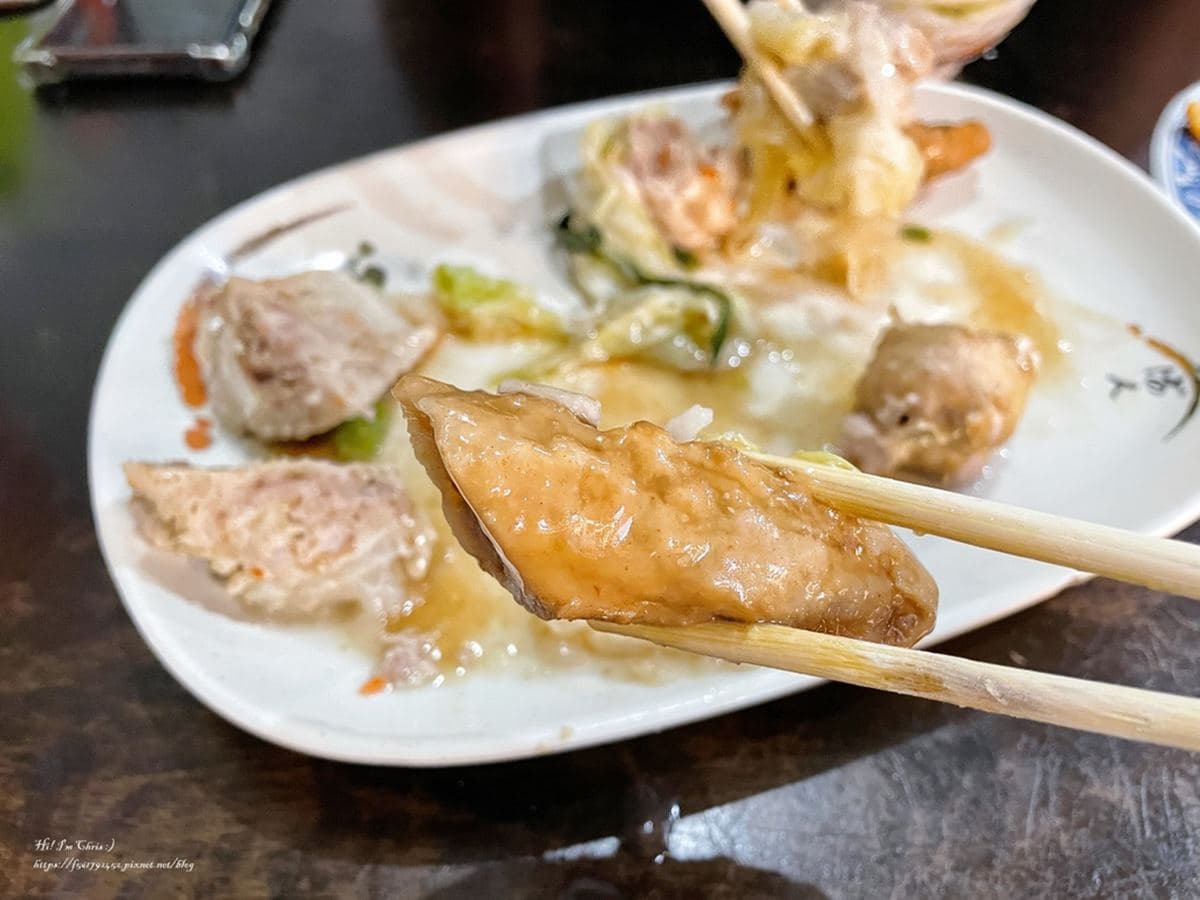 在地人必排宵夜!高雄「鐵皮屋黑輪」飄香45年,南部限定烤黑輪片外酥內軟 在地人必排宵夜!高雄「鐵皮屋黑輪」飄香45年,南部限定烤黑輪片外酥內軟