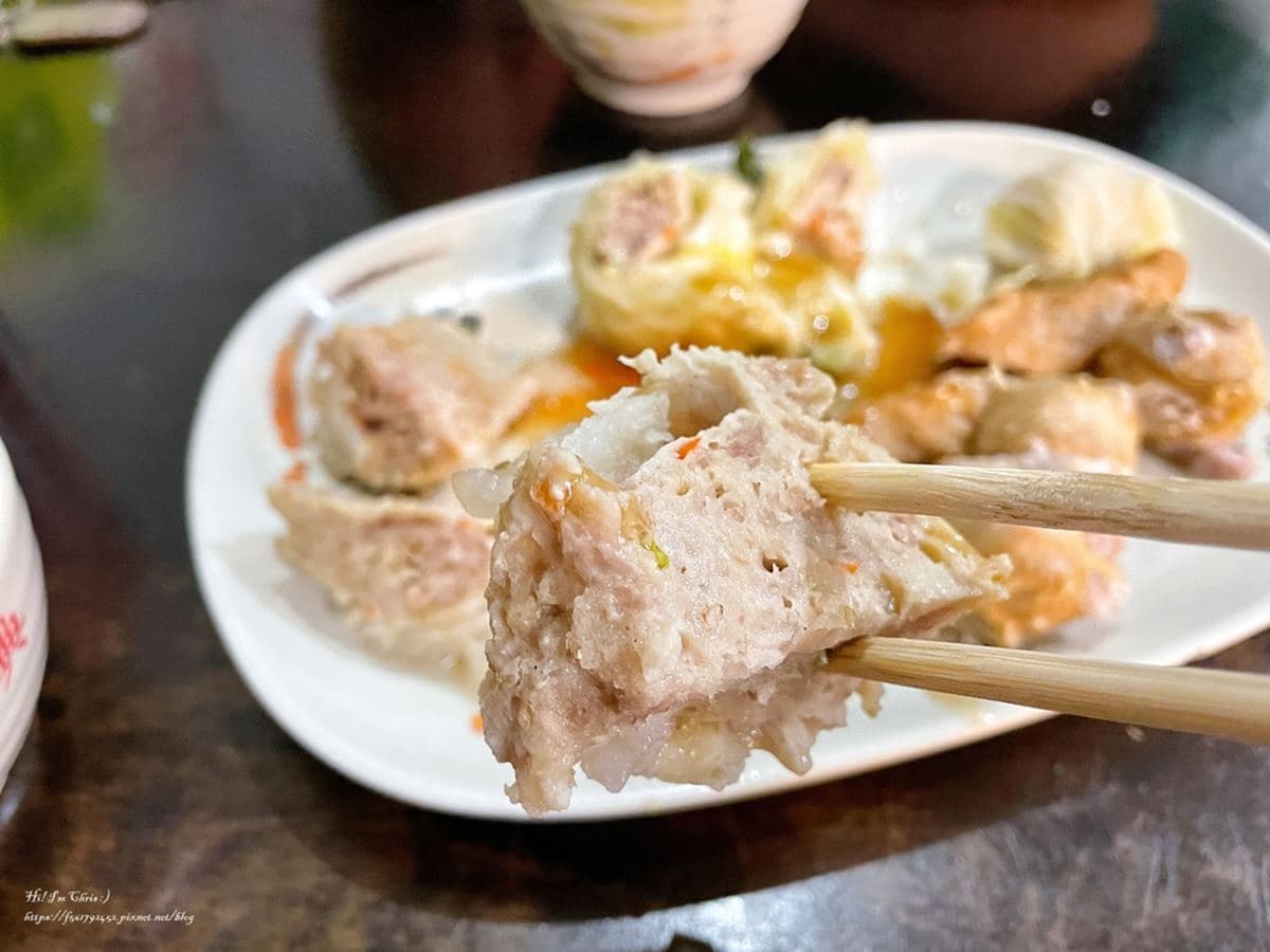 在地人必排宵夜!高雄「鐵皮屋黑輪」飄香45年,南部限定烤黑輪片外酥內軟 在地人必排宵夜!高雄「鐵皮屋黑輪」飄香45年,南部限定烤黑輪片外酥內軟