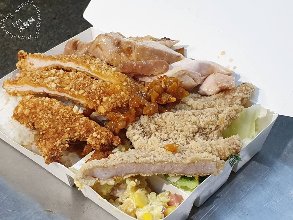 上班族必收!雙北12家高CP值便當:便當界吃到飽、免百元三寶飯、半小時完售 未營業就排爆!南機場夜市「人氣便當店」三拼只要110元,14種主菜任挑超划算