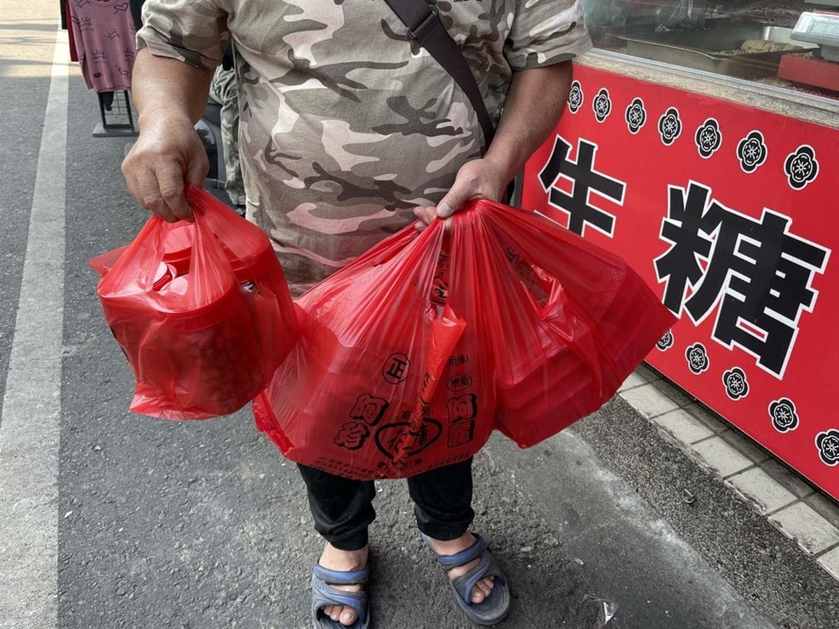 蛋黃酥南霸天在這!台南10家必買伴手禮:排隊花生糖、布丁界的愛馬仕 蛋黃酥南霸天在這!台南10家必買伴手禮:排隊花生糖、布丁界的愛馬仕