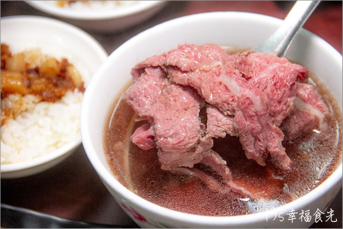 徐天麟也來過!每日直送「溫體牛肉湯」肉量驚人,10元肉燥飯+滑蛋牛超開胃 徐天麟也來過!每日直送「溫體牛肉湯」肉量驚人,10元肉燥飯+滑蛋牛超開胃