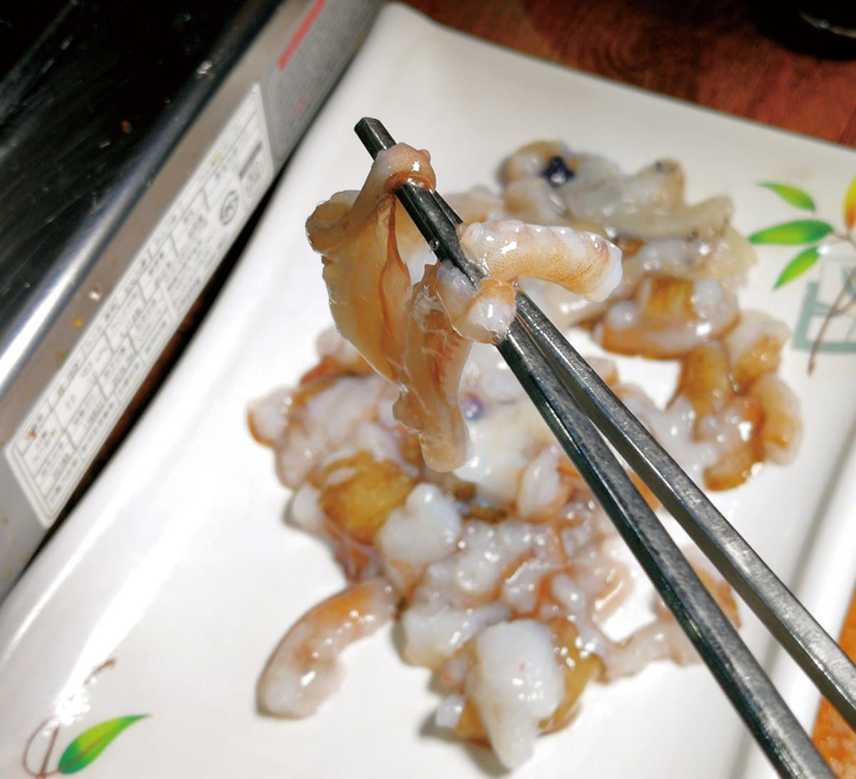 你敢吃嗎?韓國5道「暗黑海鮮」:生吞章魚、「廁所味」生魚片、超害羞海腸 你敢吃嗎?韓國5道「暗黑海鮮」:生吞章魚、「廁所味」生魚片、超害羞海腸