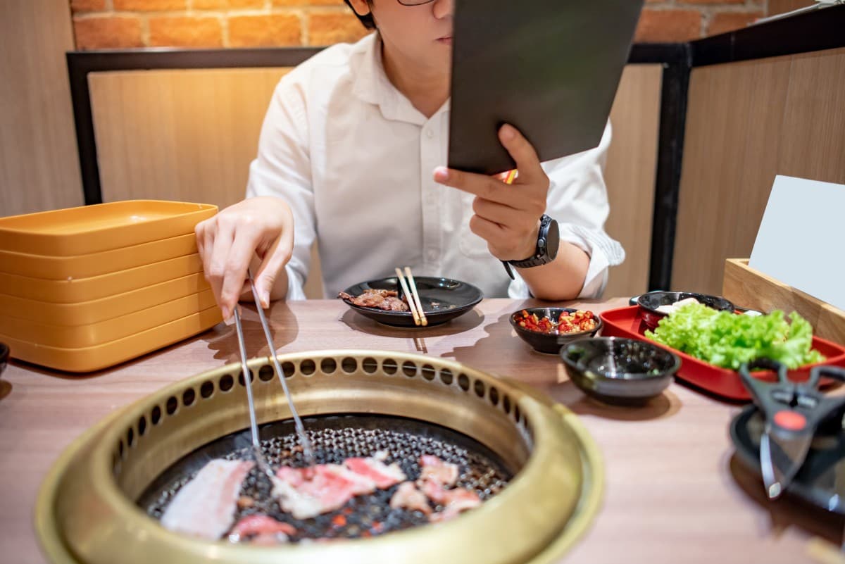 赴韓旅遊要注意!6大必知韓國用餐禁忌:飯碗不能端、小菜吃到飽地雷 赴韓旅遊要注意!6大必知韓國用餐禁忌:飯碗不能端、小菜吃到飽地雷