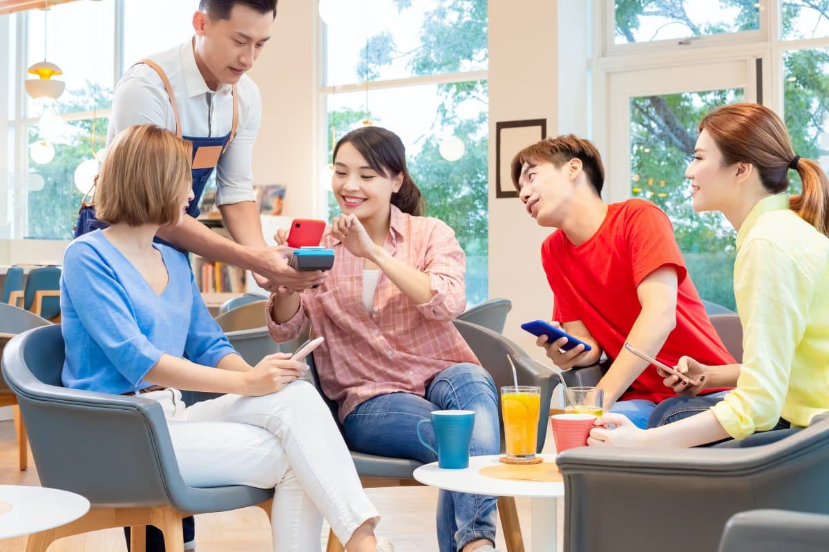 赴韓旅遊要注意!6大必知韓國用餐禁忌:飯碗不能端、小菜吃到飽地雷 赴韓旅遊要注意!6大必知韓國用餐禁忌:飯碗不能端、小菜吃到飽地雷