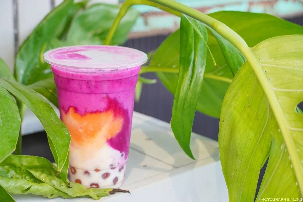 全台獨創「水果珍奶」!「漸層系手搖飲」洗版IG,火龍果+初鹿鮮奶一喝上癮 全台獨創「水果珍奶」!「漸層系手搖飲」洗版IG,火龍果+初鹿鮮奶一喝上癮
