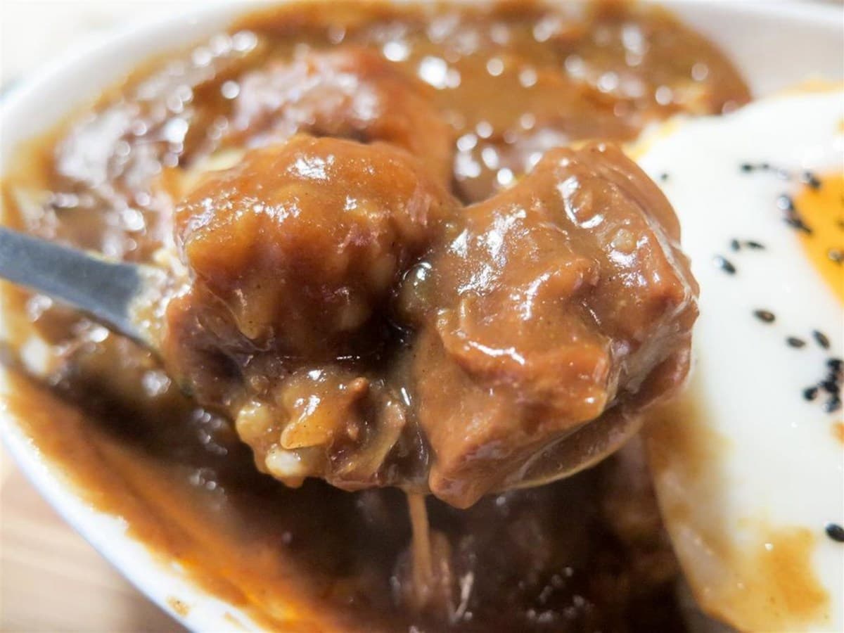 咖哩飯一級戰區!捷運六張犁網友最愛5家:72小時醬料熟成、免費續飯續咖哩 咖哩飯一級戰區!捷運六張犁網友最愛5家:72小時醬料熟成、免費續飯續咖哩