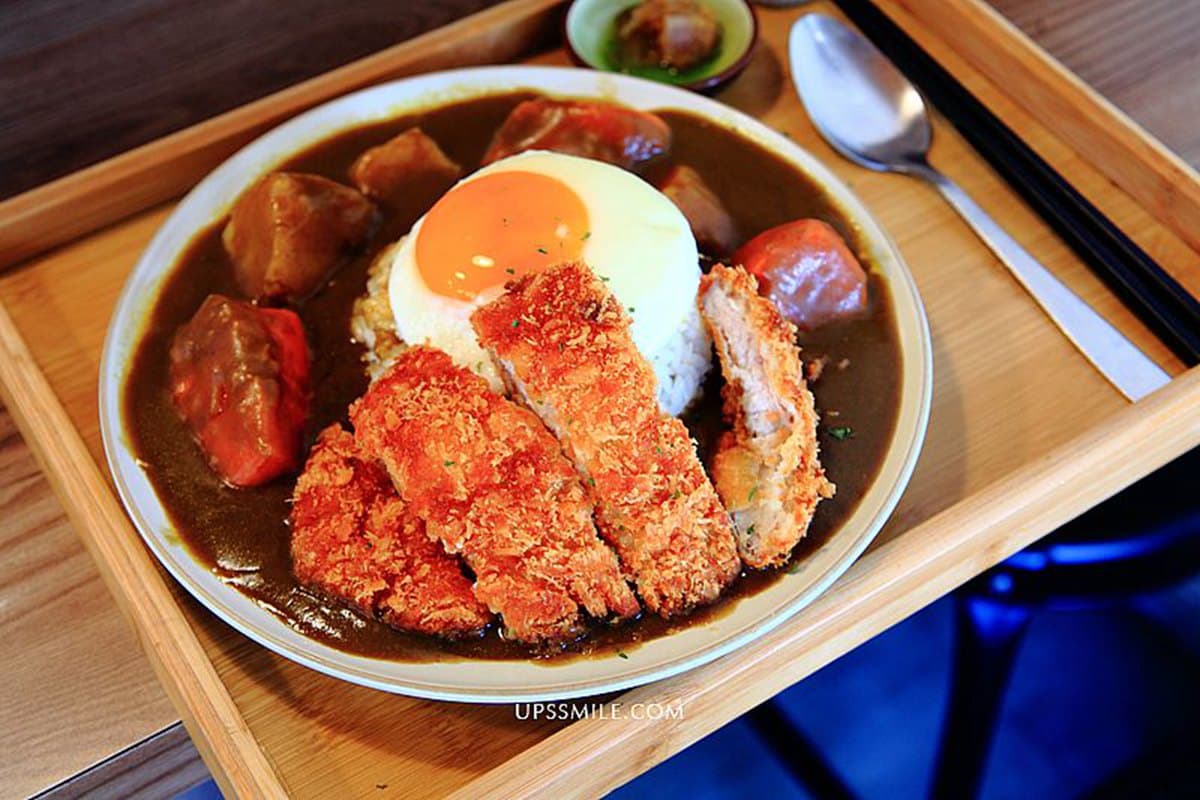 咖哩飯一級戰區!捷運六張犁網友最愛5家:72小時醬料熟成、免費續飯續咖哩 咖哩飯一級戰區!捷運六張犁網友最愛5家:72小時醬料熟成、免費續飯續咖哩