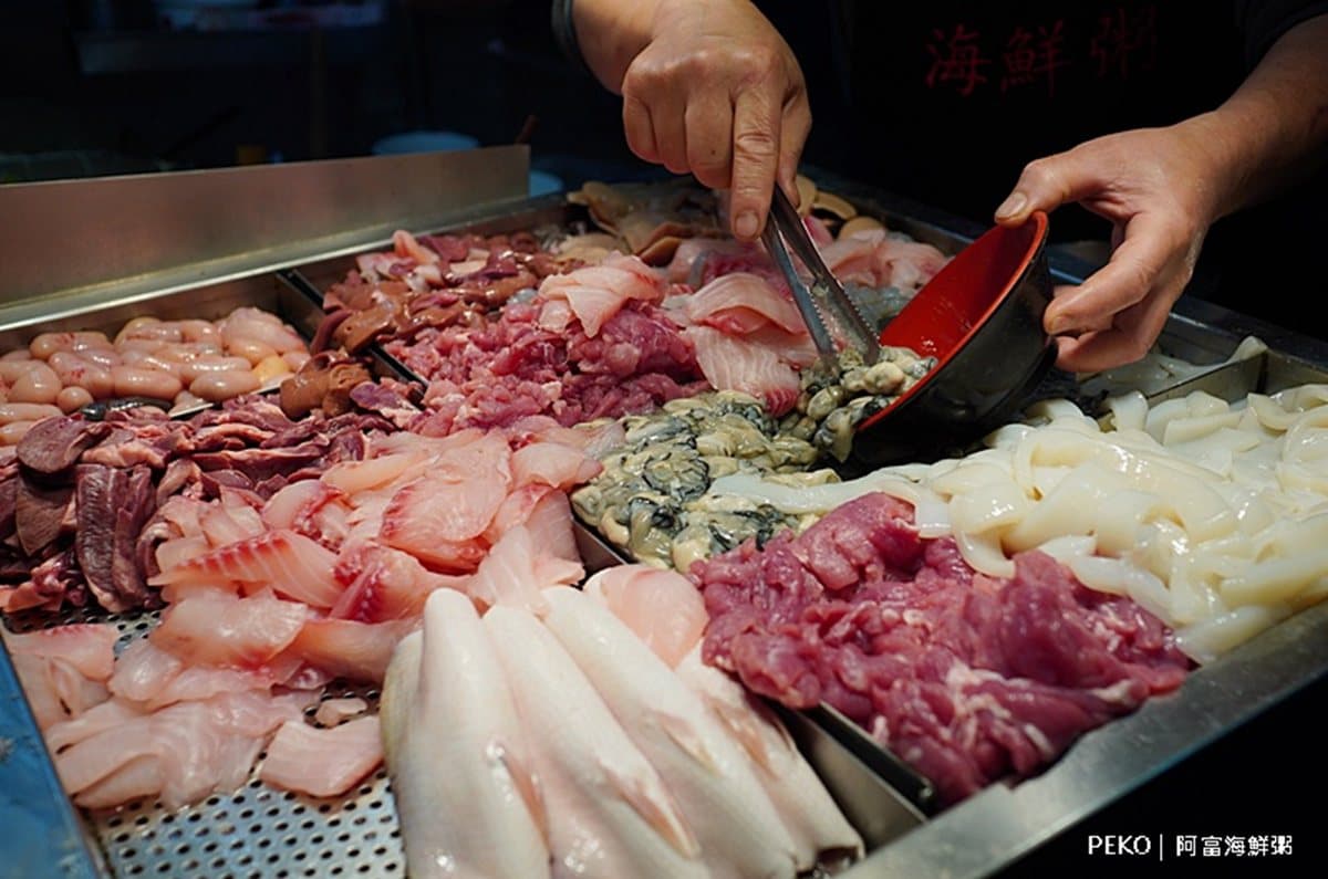 在地人不藏私名單!台北5家巷弄高評價宵夜:米其林蔥抓餅、理髮店清粥小菜 在地人不藏私名單!台北5家巷弄高評價宵夜:米其林蔥抓餅、理髮店清粥小菜