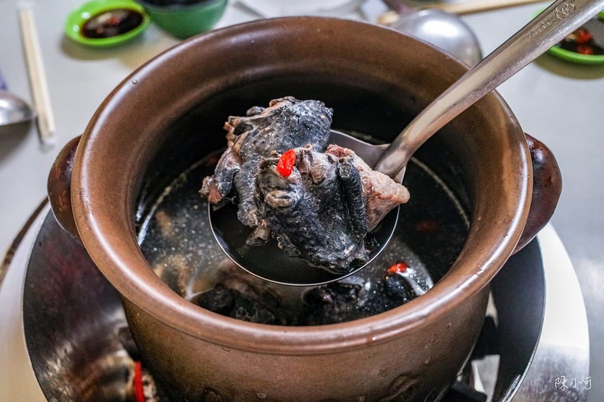 夜貓激推!5家台中人最愛宵夜:只賣2天大麵羹、國軍牛肉湯、4.5星冷凍芋 夜貓激推!5家台中人最愛宵夜:只賣2天大麵羹、國軍牛肉湯、4.5星冷凍芋