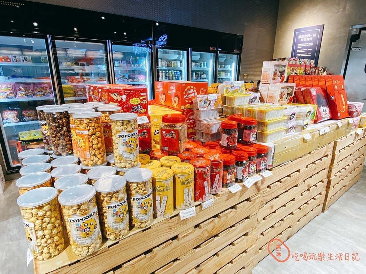 追劇補貨必衝Outlet!日韓零食甜甜價超好逛,先搶熱銷2億泡麵、巨大零食包 追劇補貨必衝Outlet!日韓零食甜甜價超好逛,先搶熱銷2億泡麵、巨大零食包