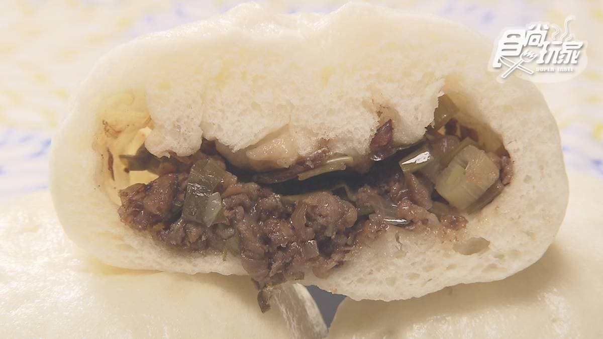 發酵24小時才出爐!阿里山手工「老麵饅頭」熱賣70年,必吃蔥肉包一咬就爆香