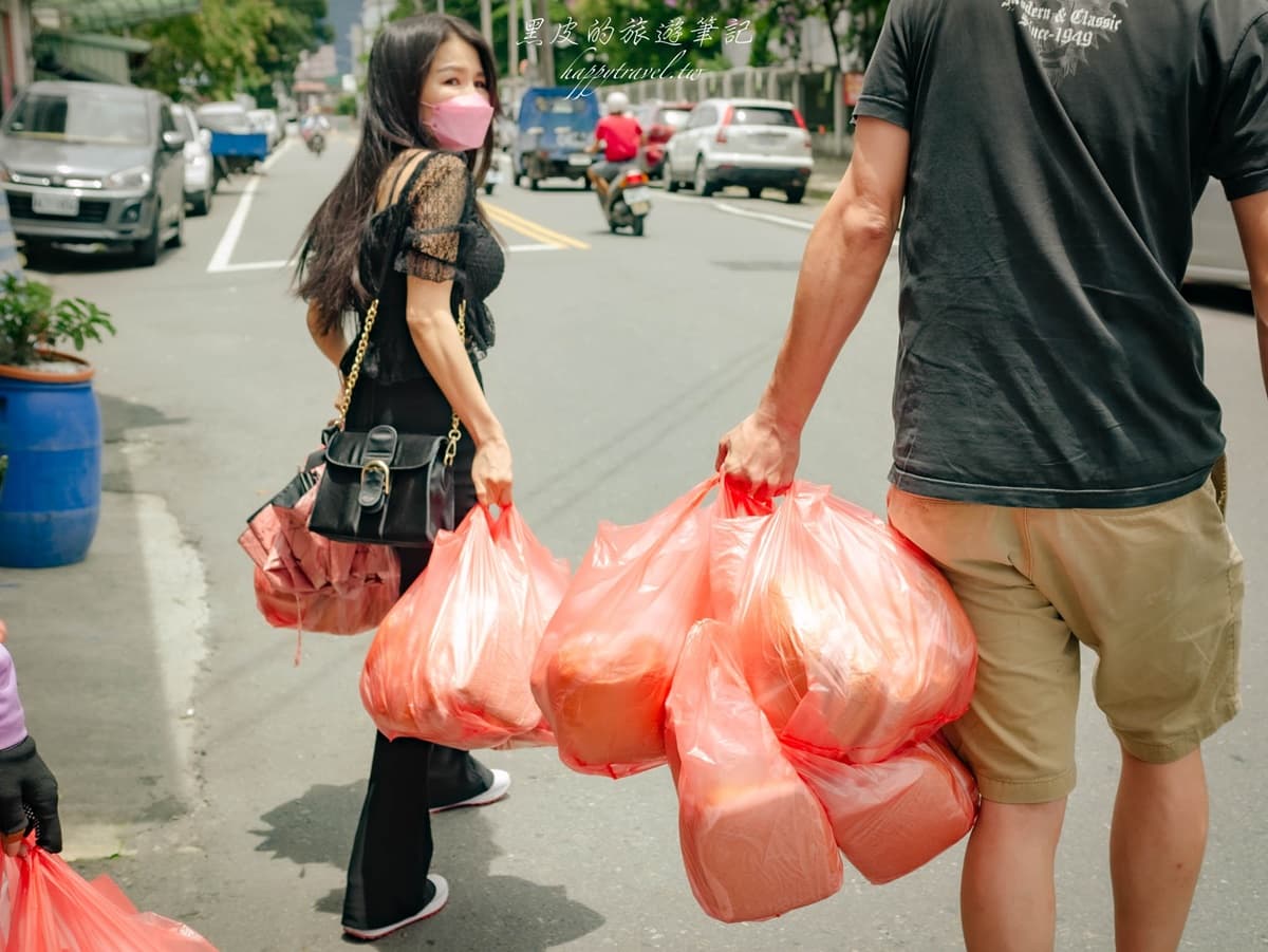 在地人一次狂買90顆!比臉大「黑糖饅頭」狂賣1小時完售,想吃要提早卡位 在地人一次狂買90顆!比臉大「黑糖饅頭」狂賣1小時完售,想吃要提早卡位