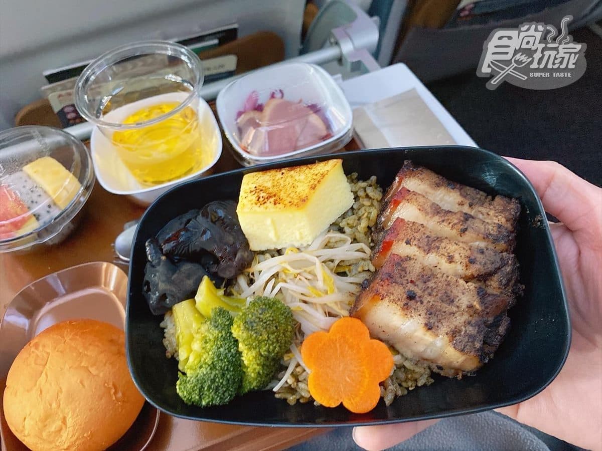 免出國就能飛!星宇最新A330neo搶先開箱,全台首創「米其林港點候機室」 免出國就能飛!星宇最新A330neo搶先開箱,全台首創「米其林港點候機室」